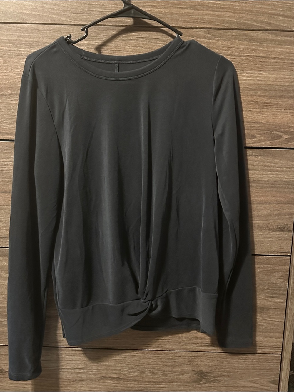 Women’s Long Sleeve Twist Hem - Black